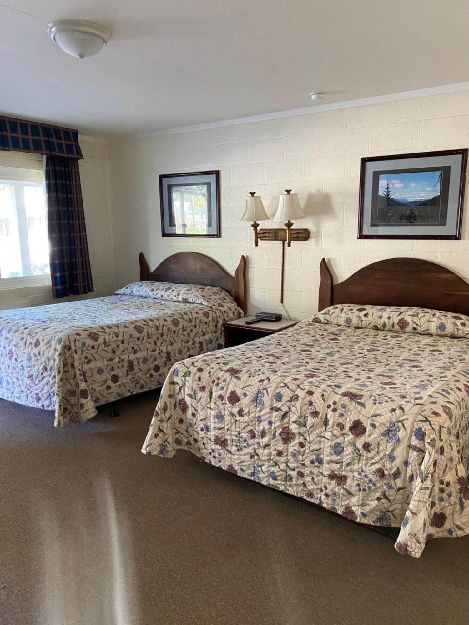 Forest Lodge Motel Happy Camp Экстерьер фото