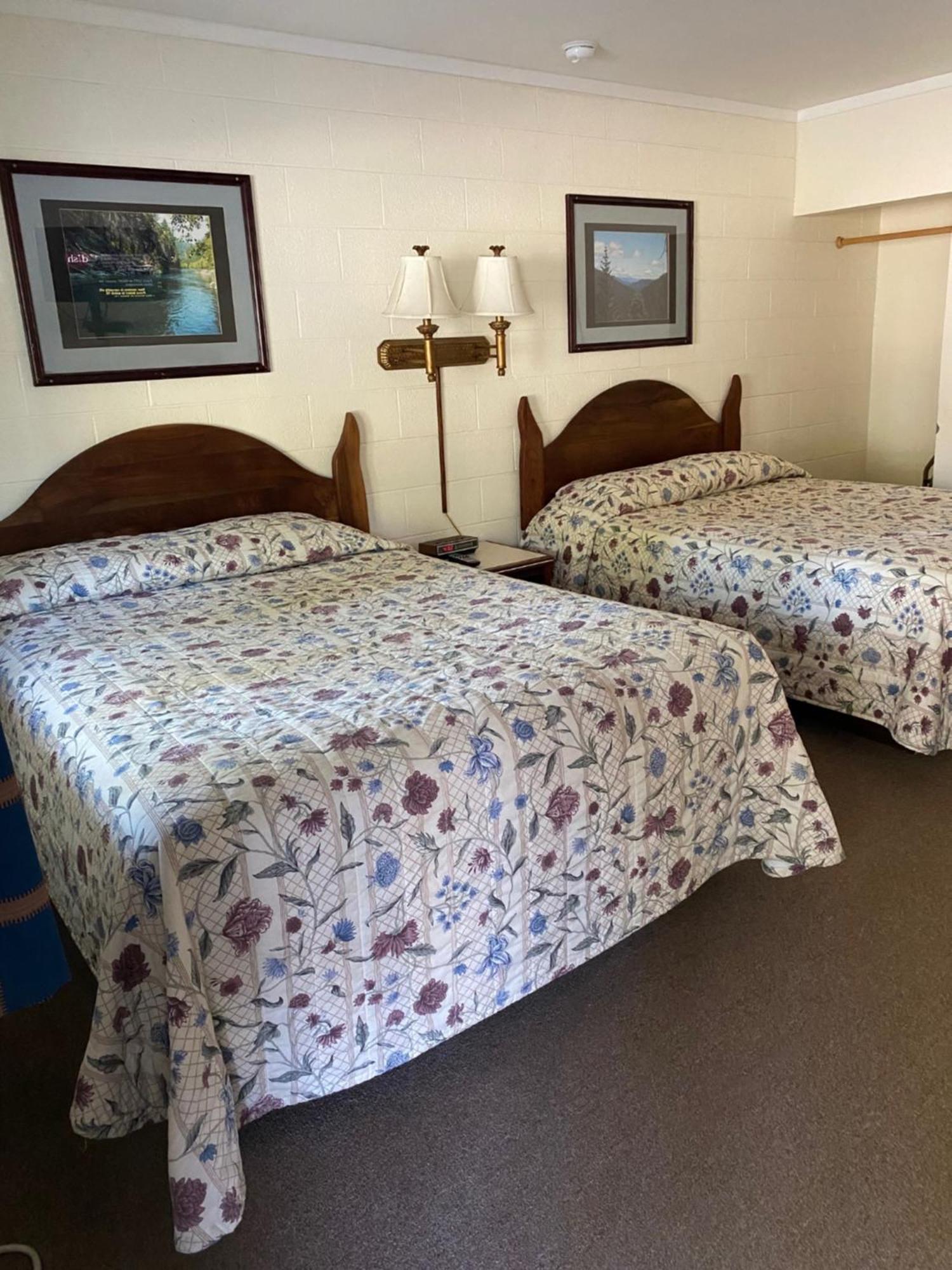 Forest Lodge Motel Happy Camp Экстерьер фото