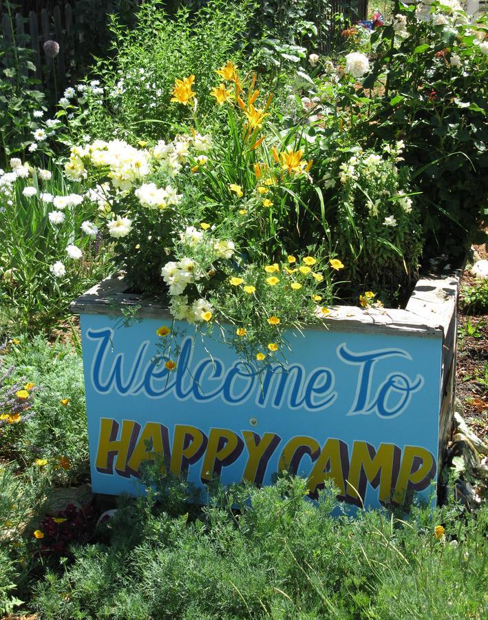 Forest Lodge Motel Happy Camp Экстерьер фото